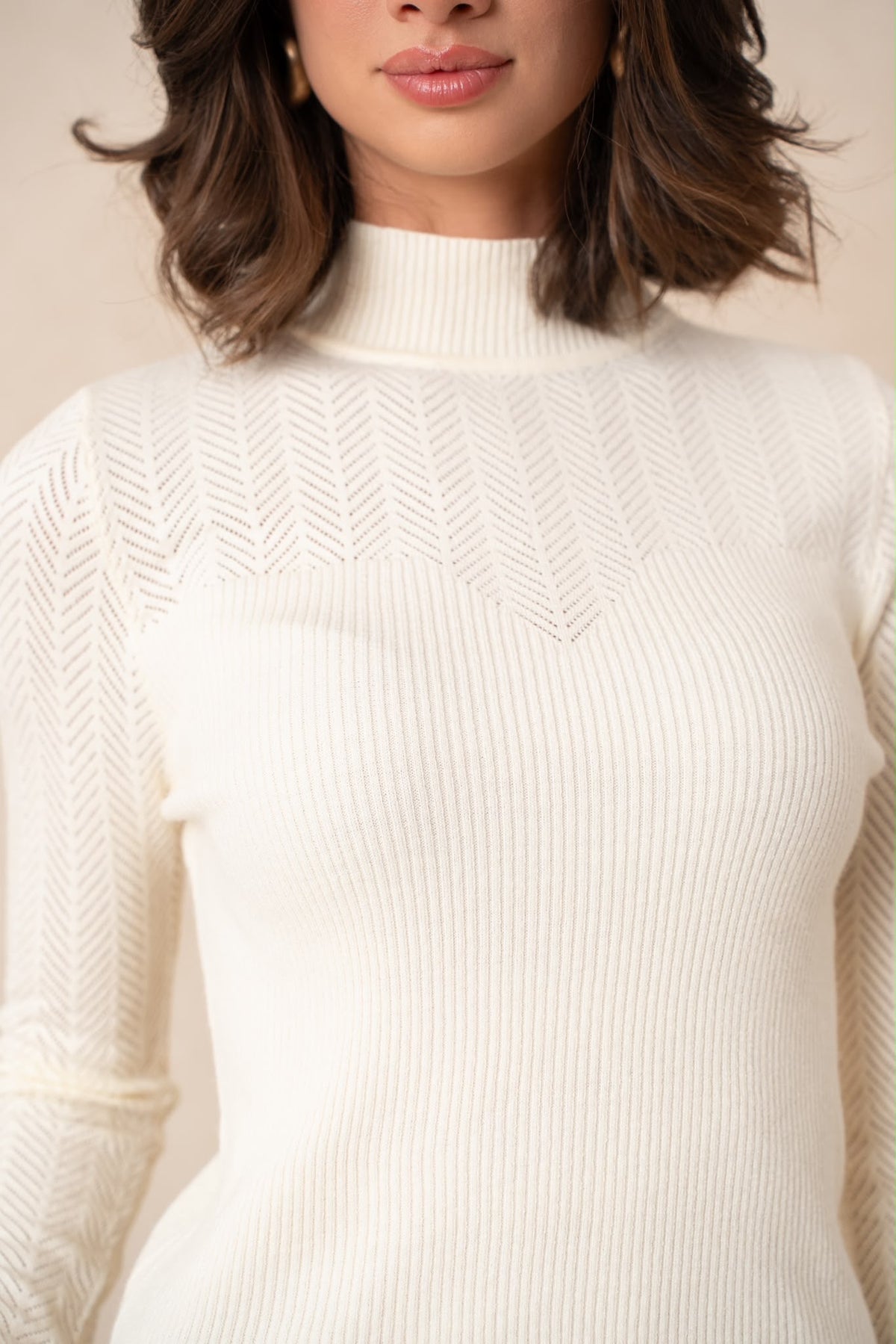 Pull Col Montant Ajouré Élégance Parisienne